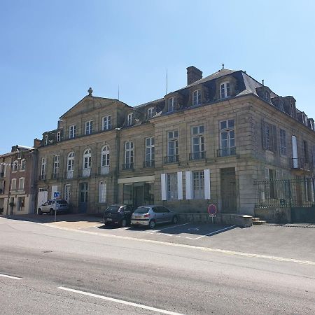 Le Chateau Chateauponsac Экстерьер фото