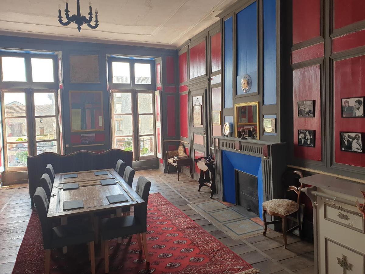 Le Chateau Chateauponsac Экстерьер фото