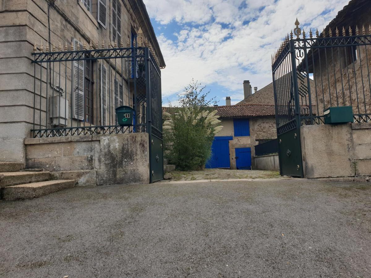 Le Chateau Chateauponsac Экстерьер фото